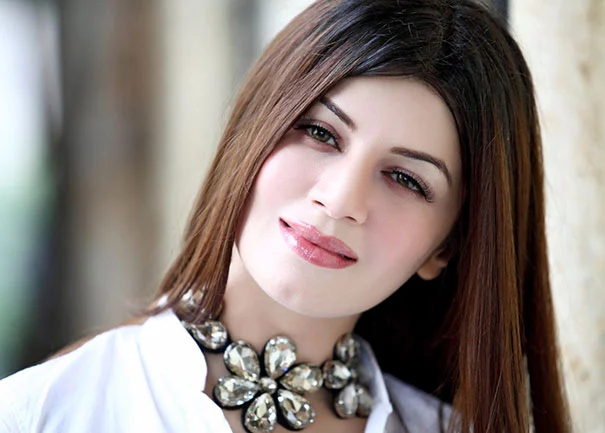 Kainaat Arora Book Celeb