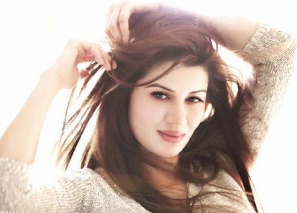 Kainaat Arora Book Celeb