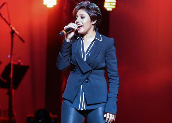 Sunidhi Chauhan Book Celeb