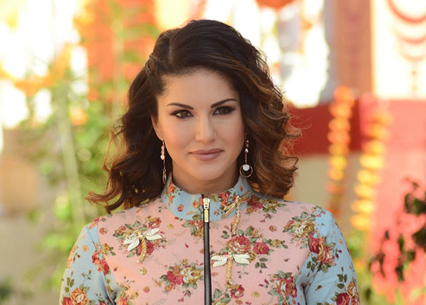 Sunny Leone Book Celeb