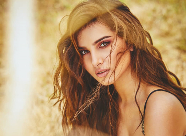 Tara Sutaria Book Celeb