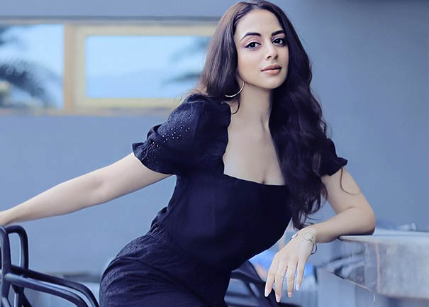 Zoya Afroz Book Celeb